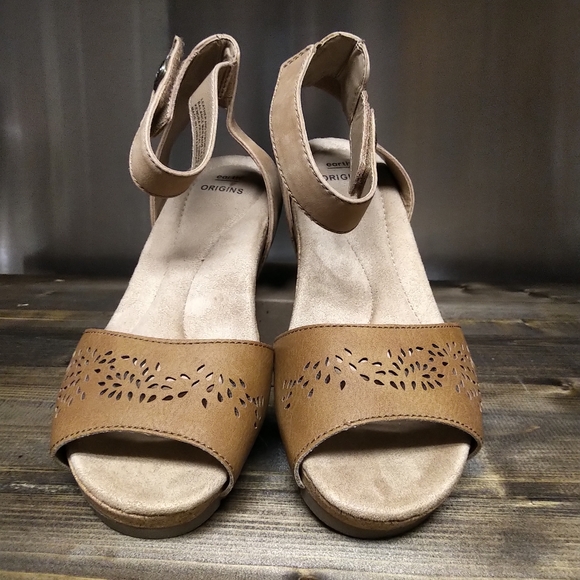 Earth Shoes - Earth shoes